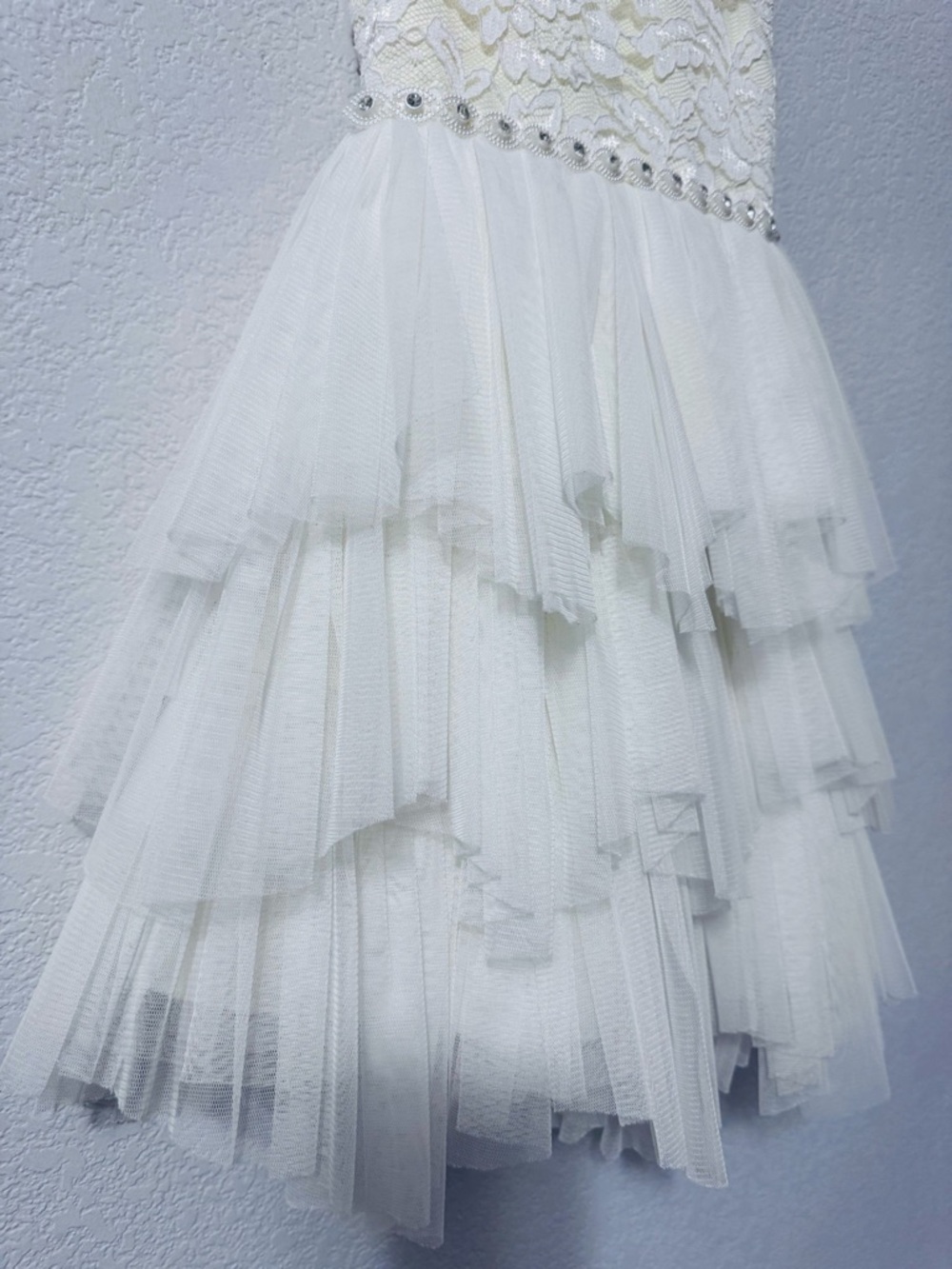 American Princess Girl’s Lace and Tiered Tulle Party Dress. Size 6. - Picture 4 of 13